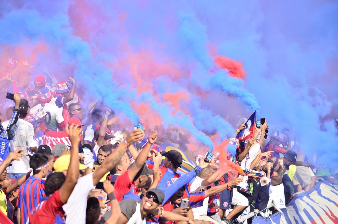 Fiesta roja y azul previo al partido Unión-Quindío.
