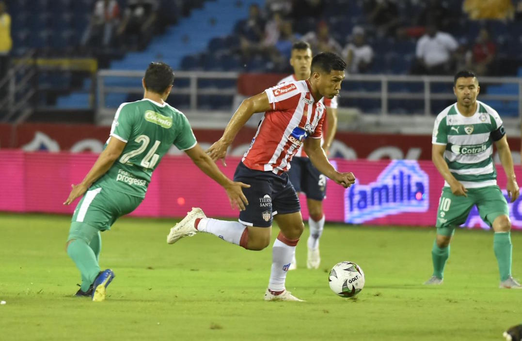 Teófilo Gutiérrez superando la marca de Juan Mahecha.