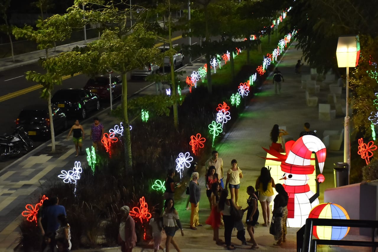 Luces de lujo en el Malecón del Río.