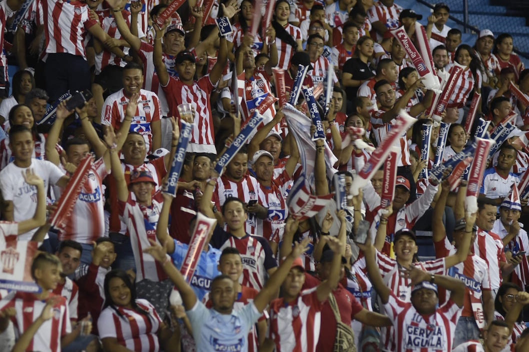 Alegría en las tribunas.