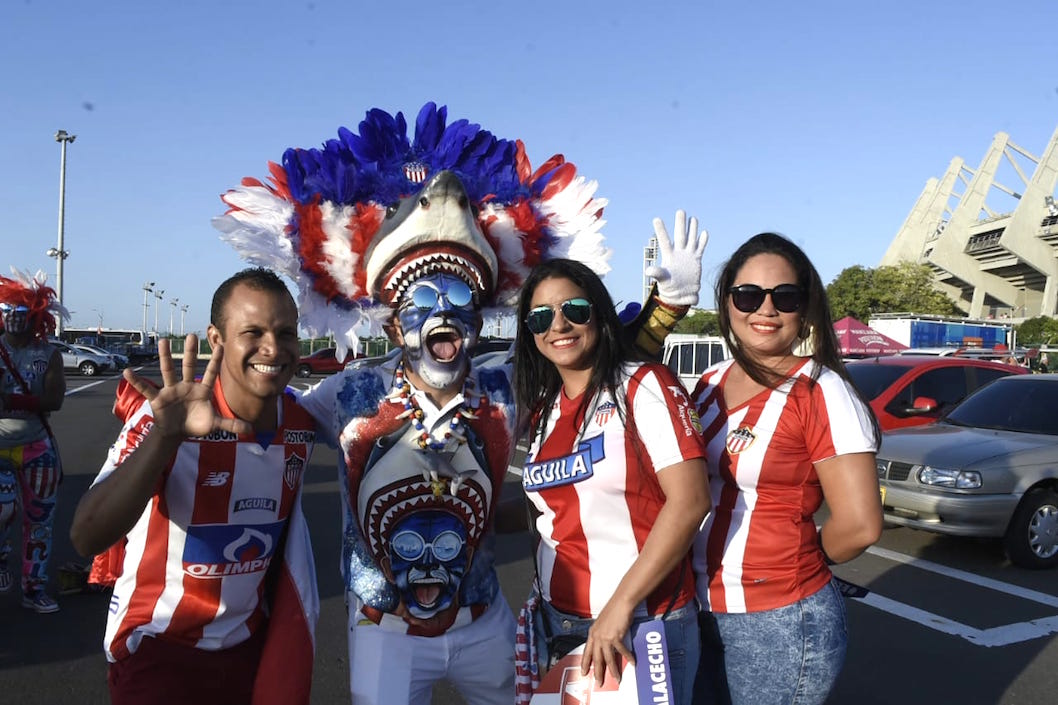 La combinación junior-carnavalera, por parte de los aficionados.