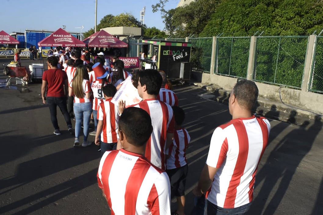 Para estos primeros 90 minutos, los aficionados también 'madrugaron' en el Metro.