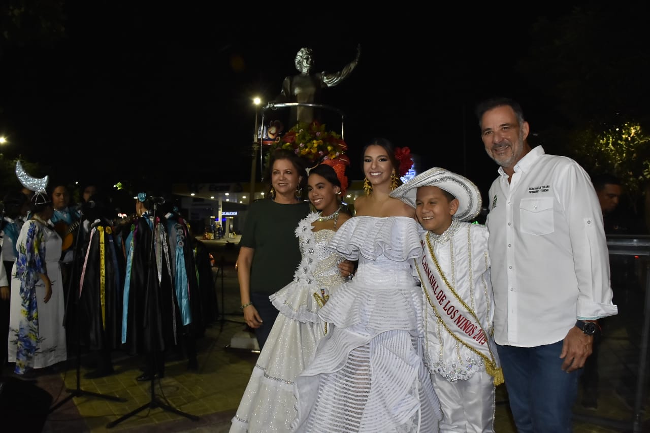 Carla Celia,Isabella Chacón, César de la Hoz y Juan José Jaramillo, Secretario de Cultura.
