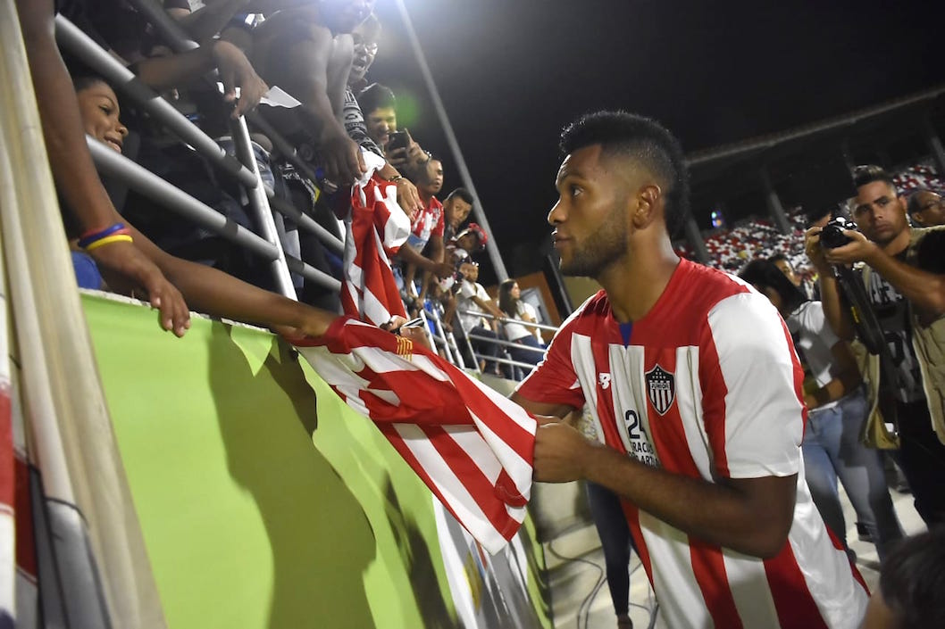 Miguel Ángel Borja, aclamado por la afición.ç