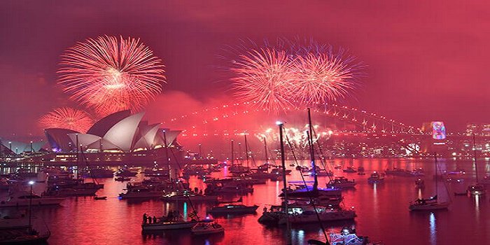 Panorámica de la bahía de Sidney iluminada.