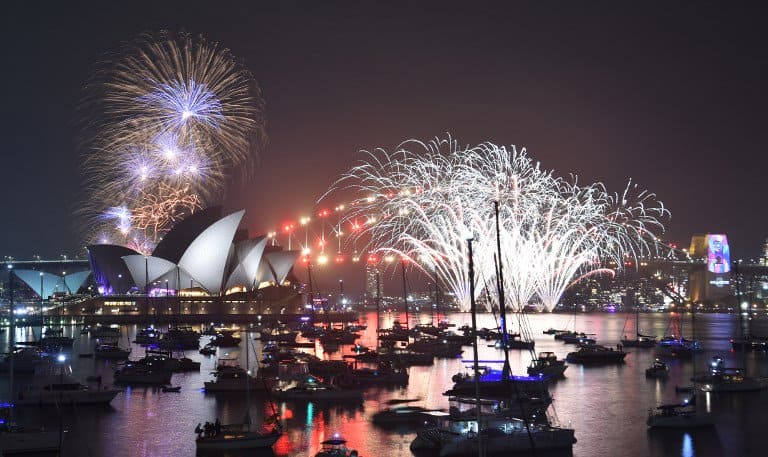 Los fuegos artificiales en Sídney (Australia).