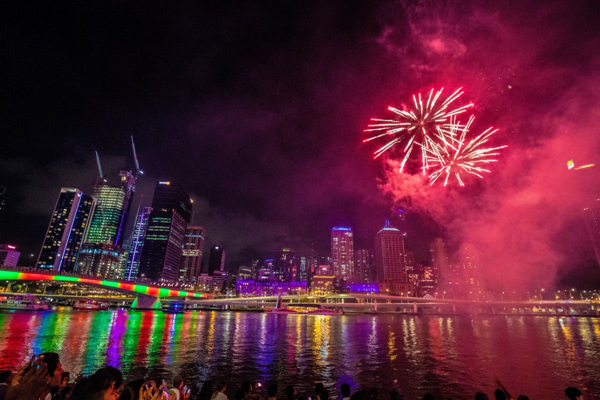 Fuegos artificiales sobre el cielo de Singapur para celebrar la llegada del 2019.