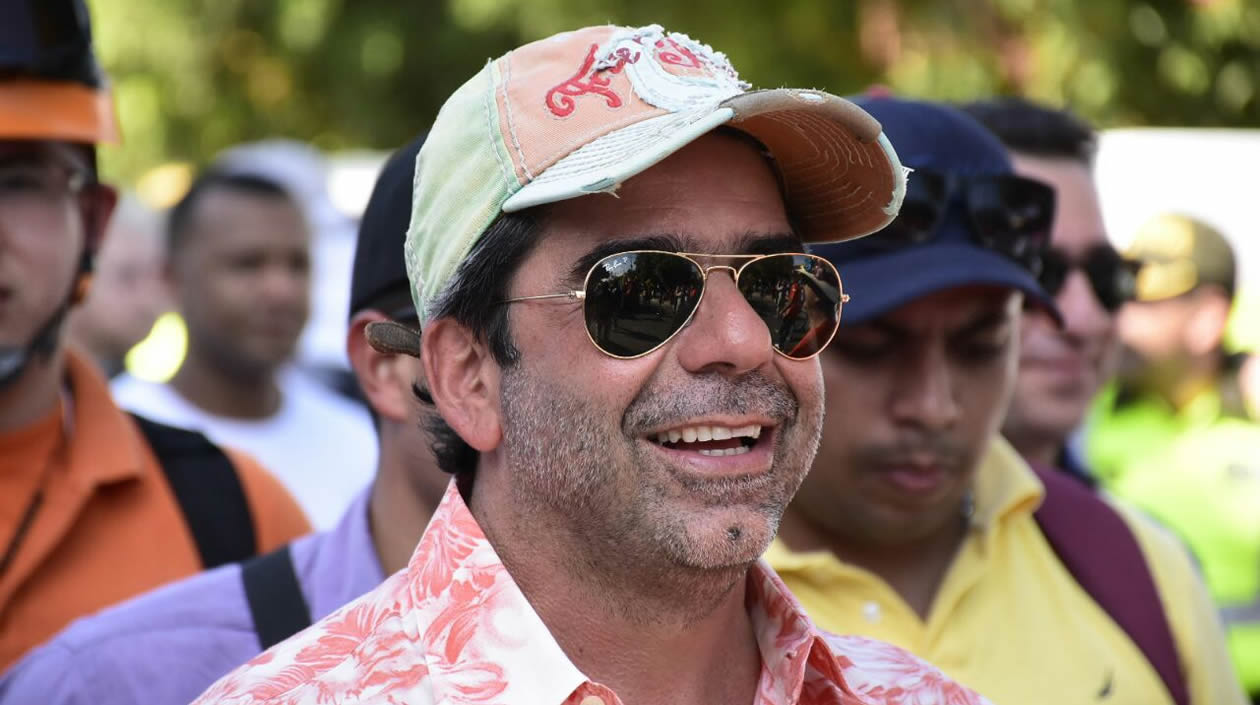 El Alcalde Alejandro Char en el recorrido del Carnaval del suroccidente.