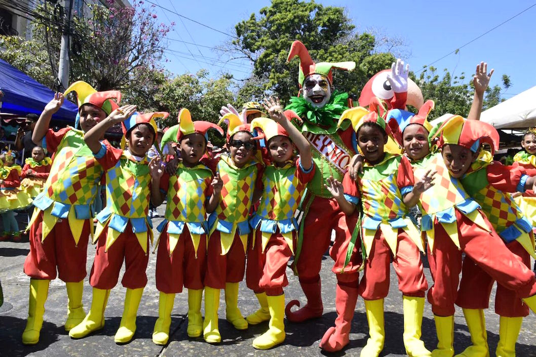 Los Arlequines con el homenaje al Carnaval de Venecia.