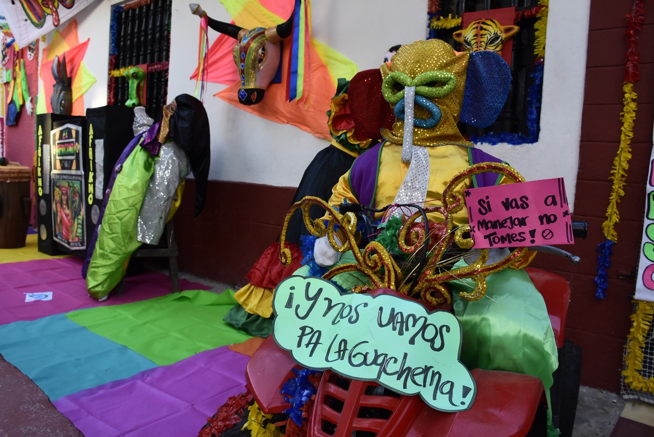 Una marimonda preside la casa ganadora del tercer lugar en El Barrio Boston.