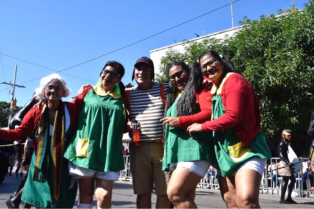'El Chavo' con sus 'Chilindrinas'.
