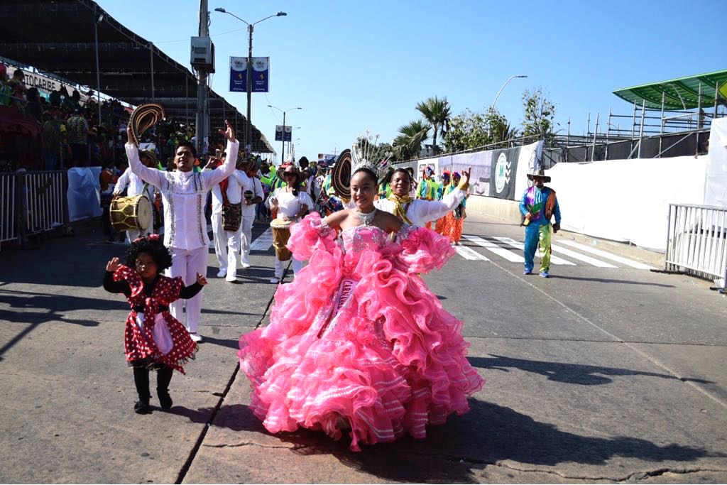 La reina infantil Shadya Londoño, con su lucido disfraz.