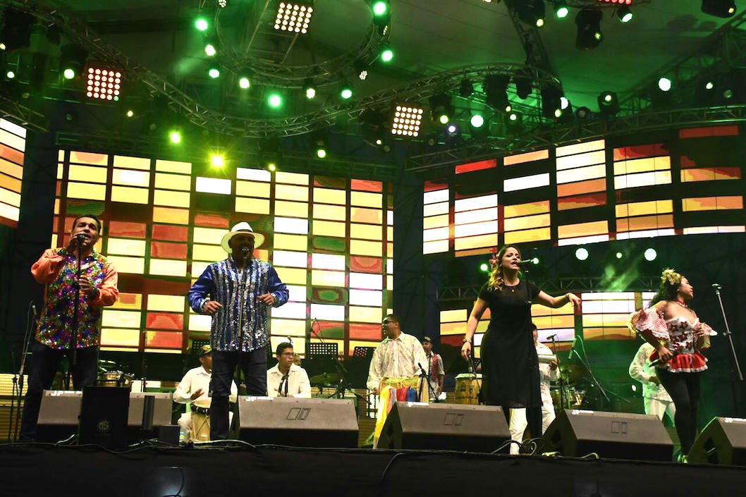Con aires autóctonos Cumbia Caribe se lució en su presentación.