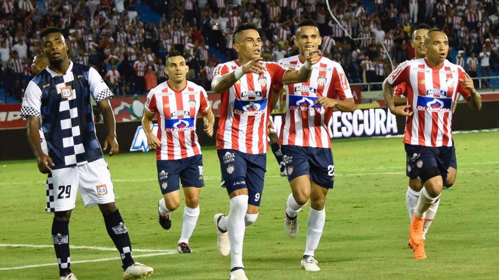  El 'Loco' Álvez celebra el gol que le da la victoria al elenco tiburón frente a Boyacá Chicó.