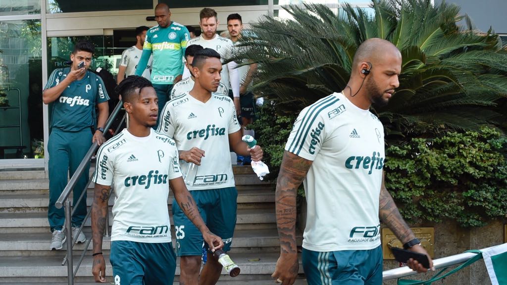 Palmeiras partió a las 3:40 de la tarde de este miércoles rumbo al entrenamiento en la cancha del Country.