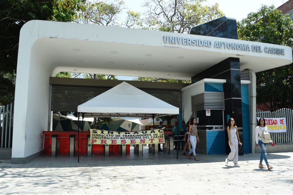 El ingreso no se le permite a personal directivo de la Universodad.