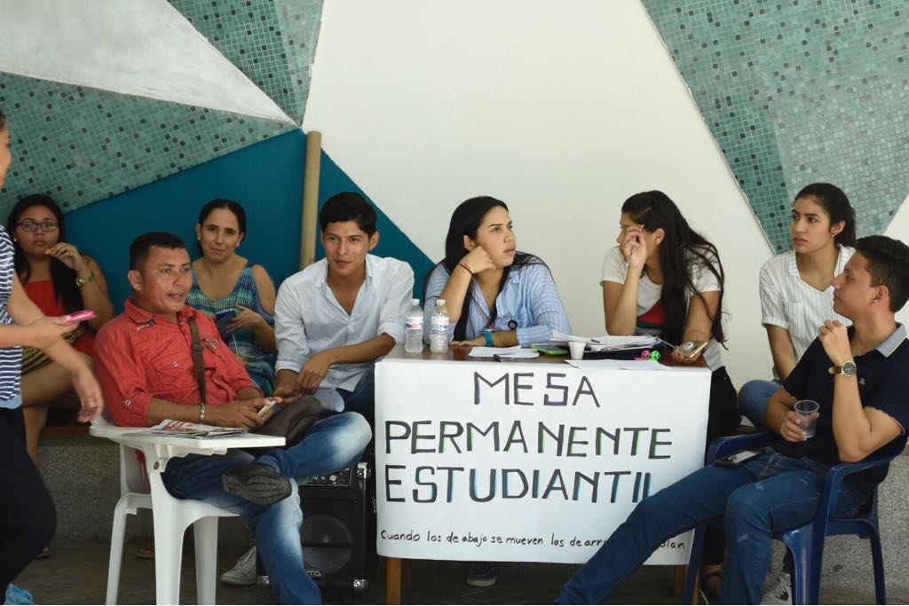 Los estudiantes exigen acciones urgentes al Ministerio de Educación.