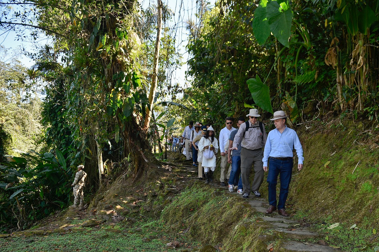 El Presidente Santos hace de guía en la visita del Príncipe Alberto de Mónaco a la Sierra Nevada de Santa Marta.