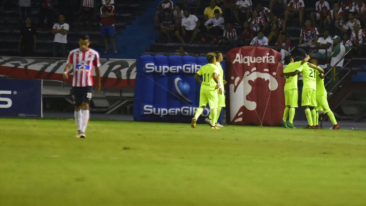 Celebración del primer gol de los visitantes.
