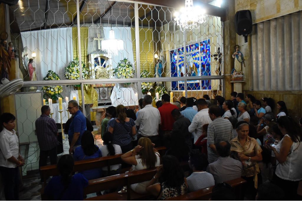 El altar mayor de la iglesia de las Hermanas Reparadoras.