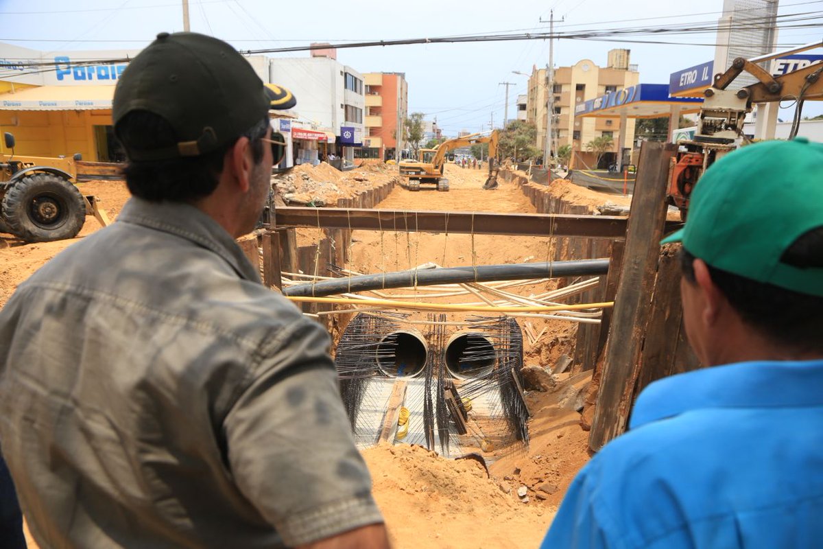 El Alcalde Char inspeccionó este viernes las obras de canalización del arroyo de la Calle 76.