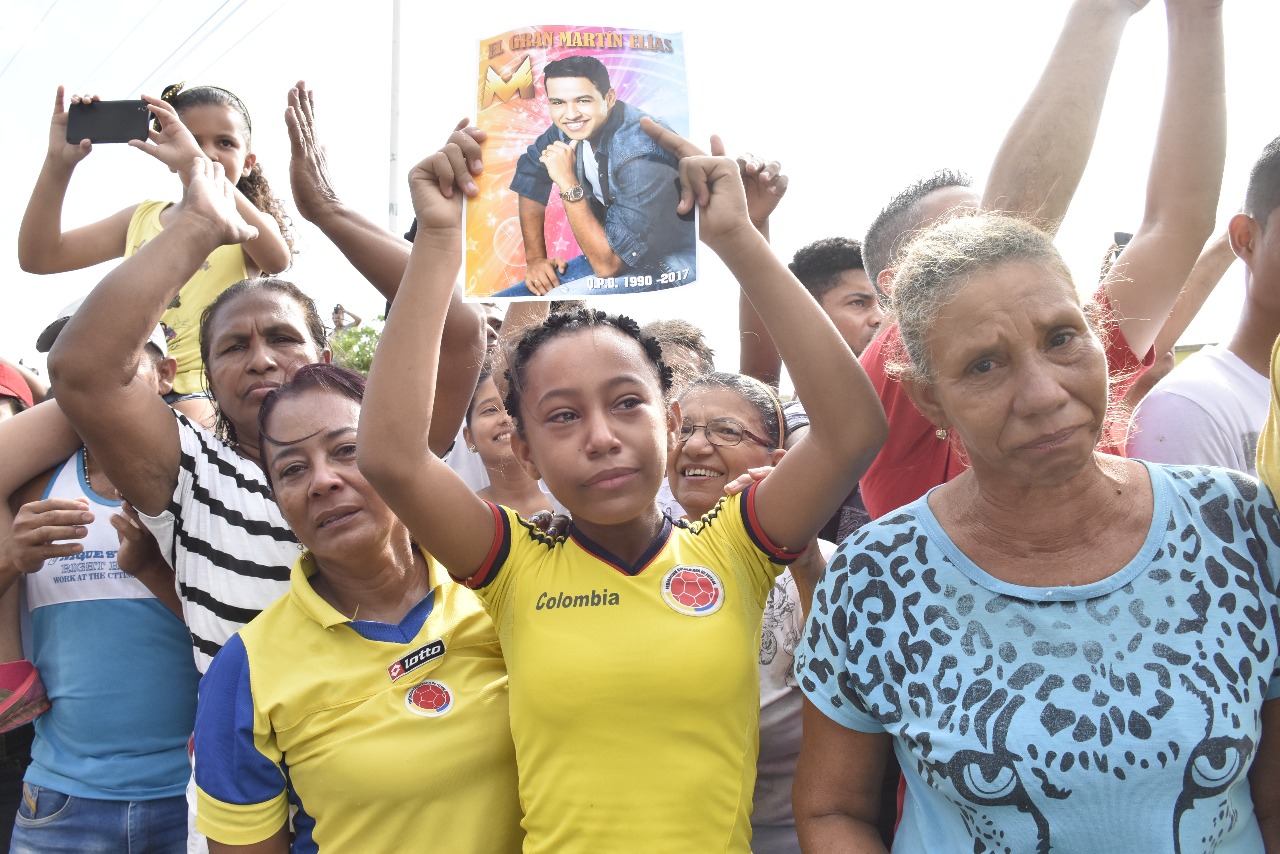 De amarillo, el color del martinismo, se despidieron sus seguidores.