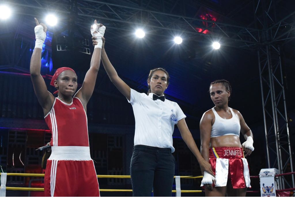 Ingrid Valencia ganó por decisión unánime ante Jennifer Rodríguez. 