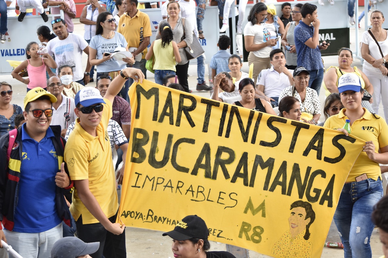 De diversas ciudades del país vinieron a despedirlo.