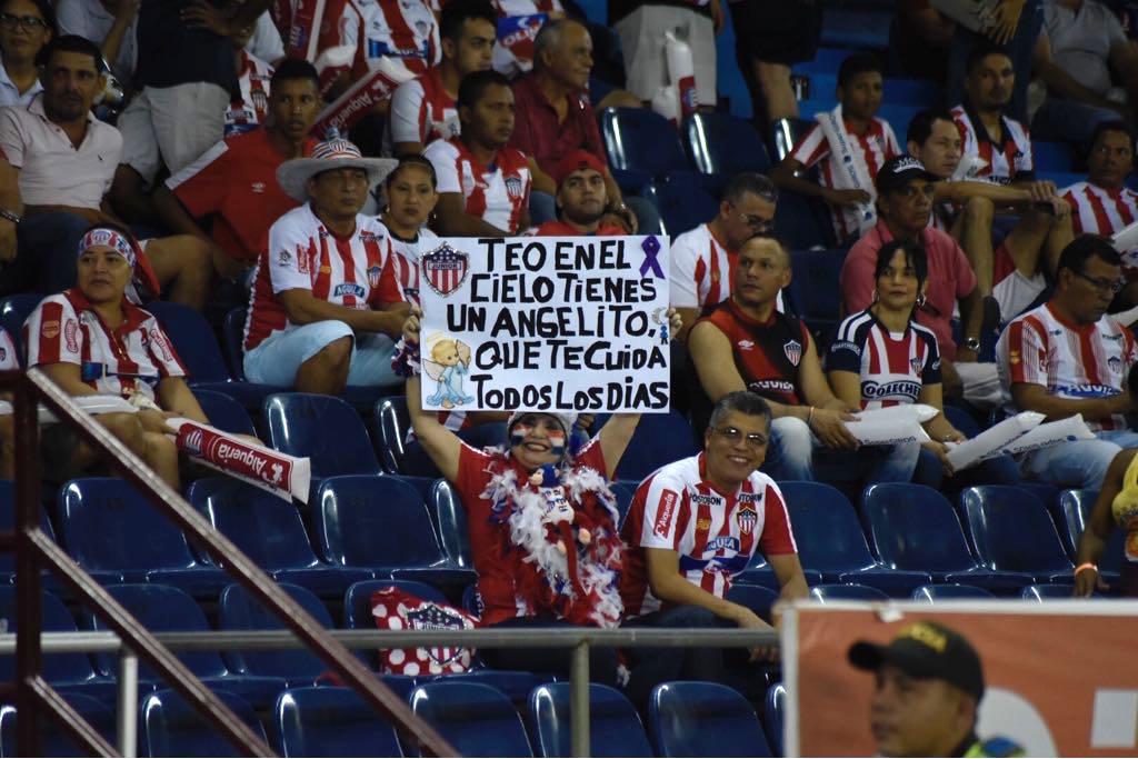 Mensaje de condolencia de los aficionados para Teófilo Gutiérrez por el reciente insuceso.