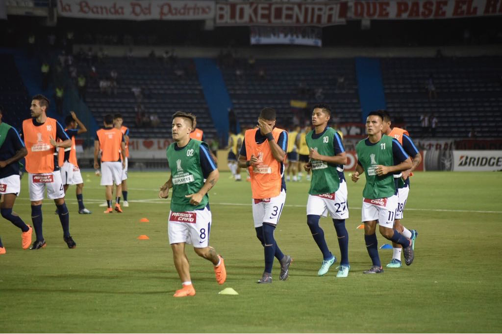 Jugadores de Alianza Lima en el calentamiento previo.