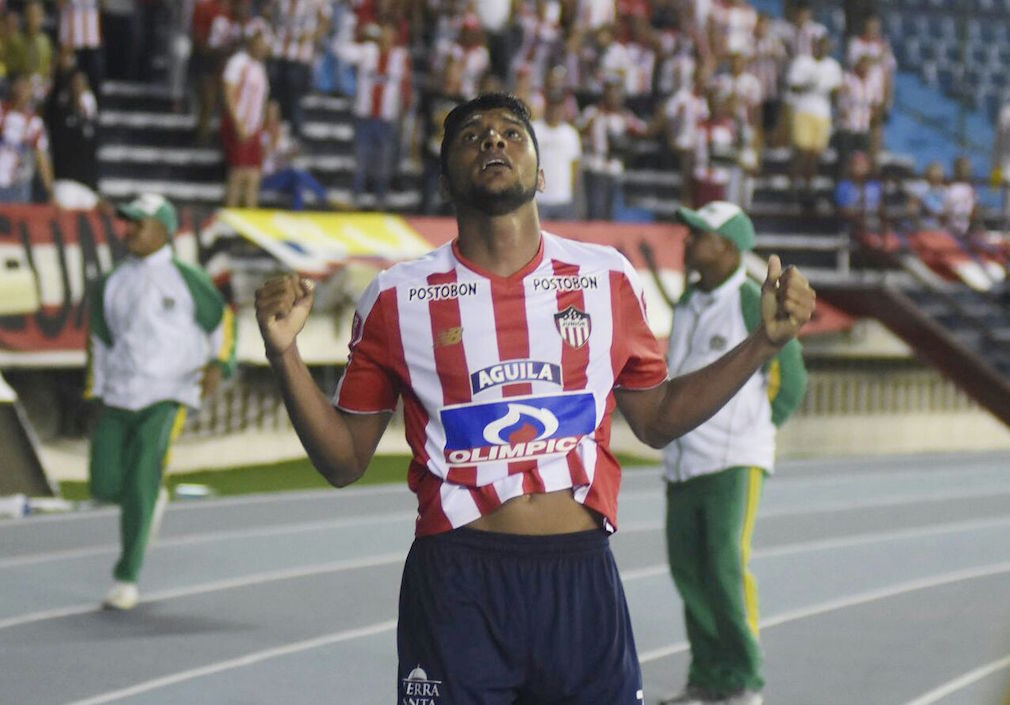 Luis Carlos Ruiz festeja el gol que finalmente le dio la victoria al Junior.