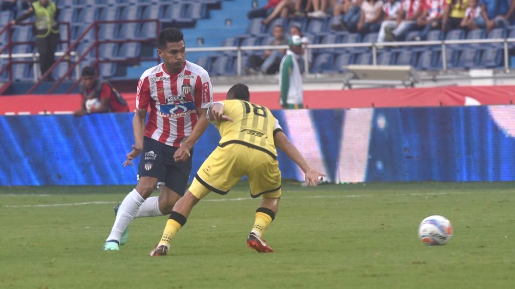 Teófilo Gutiérrez enfrentado la marca de Freddy Flórez.