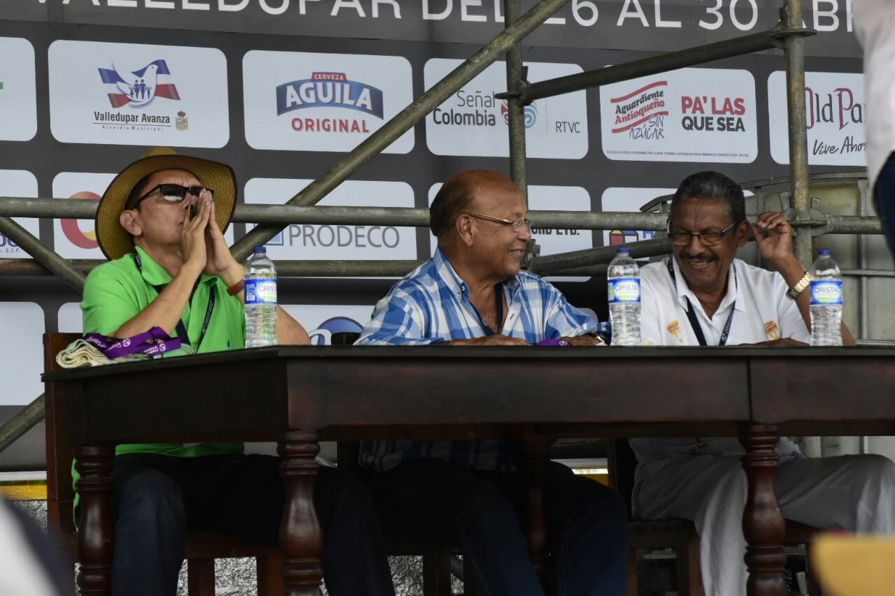 El jurado del duelo de acordeones. 