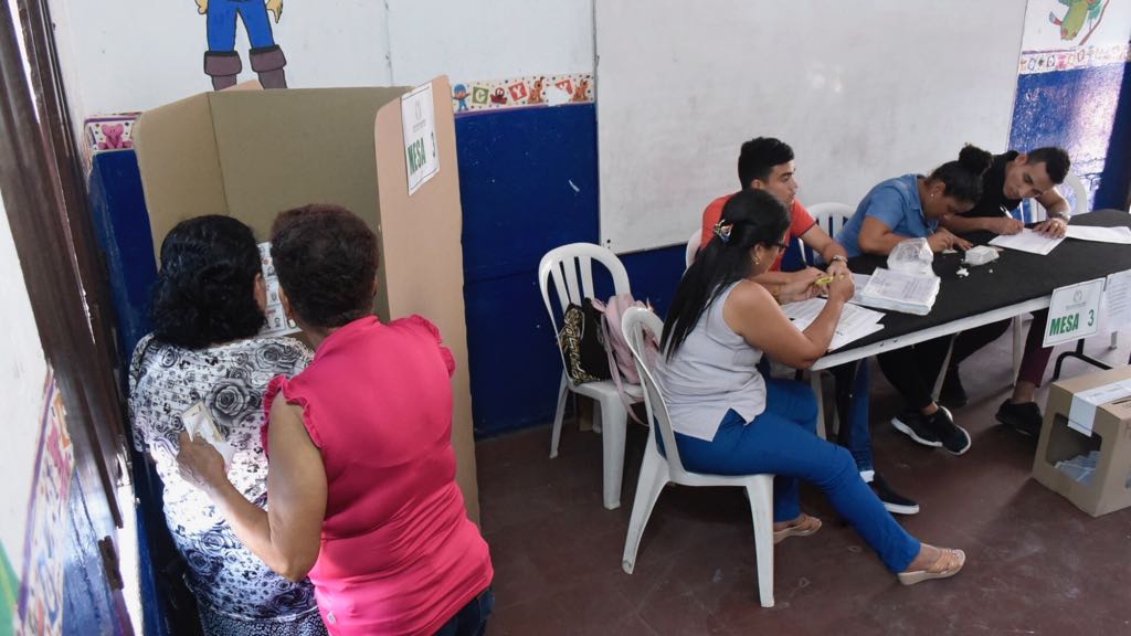 Así transcurre en el puesto de votación la jornada electoral en el colegio Dolores María Ucrós en Soledad.