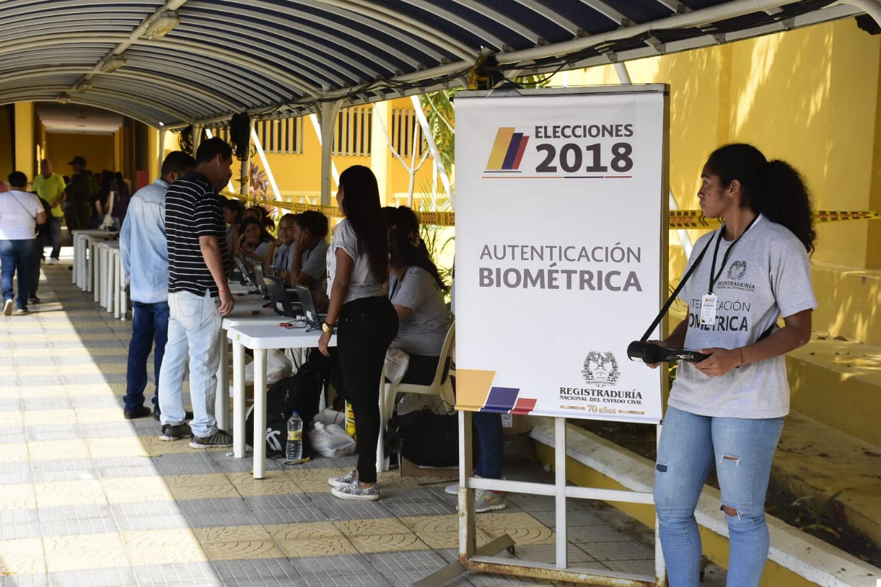 La identificación biométrica estuvo en todos los puntos de votación.