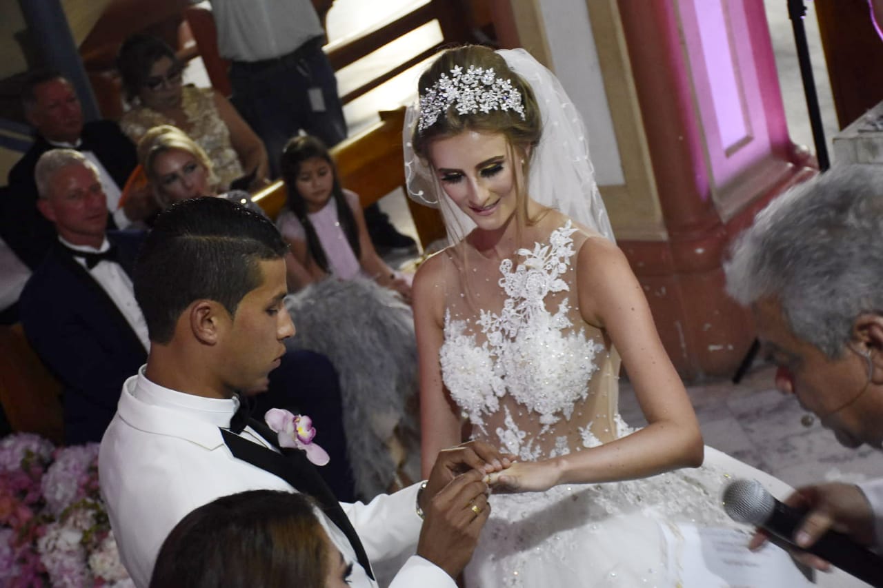 La entrega de las argollas matrimoniales.