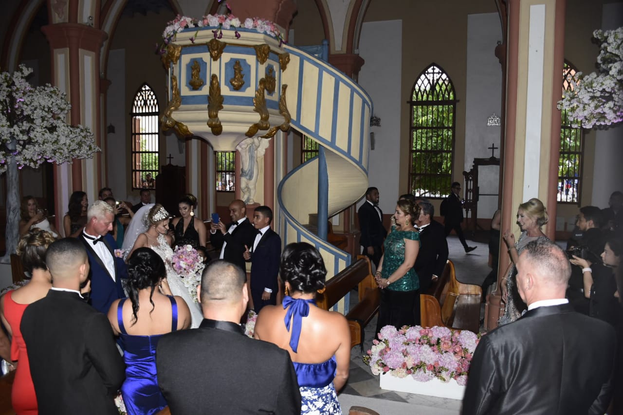 Invitados a la iglesia.