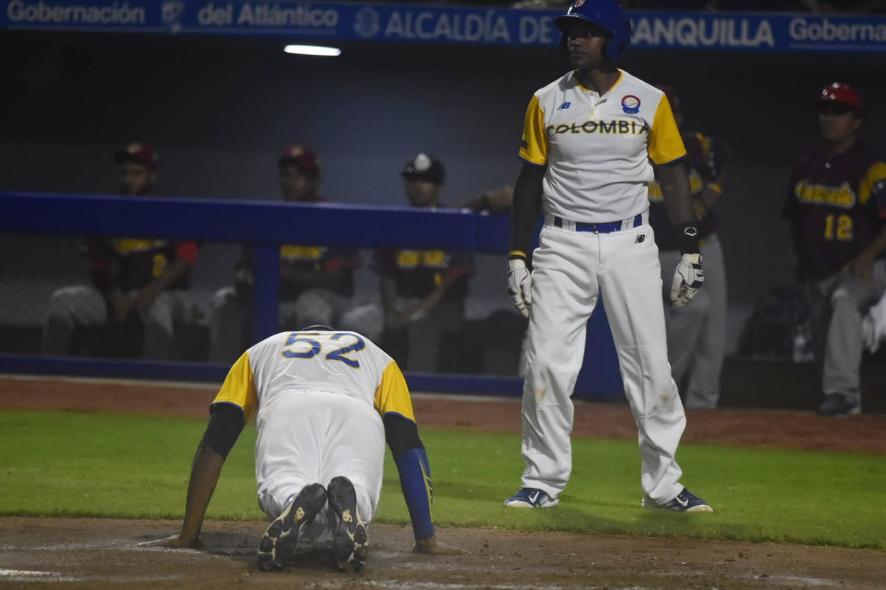 Carrera remolcada por parte del corredor colombiano. 
