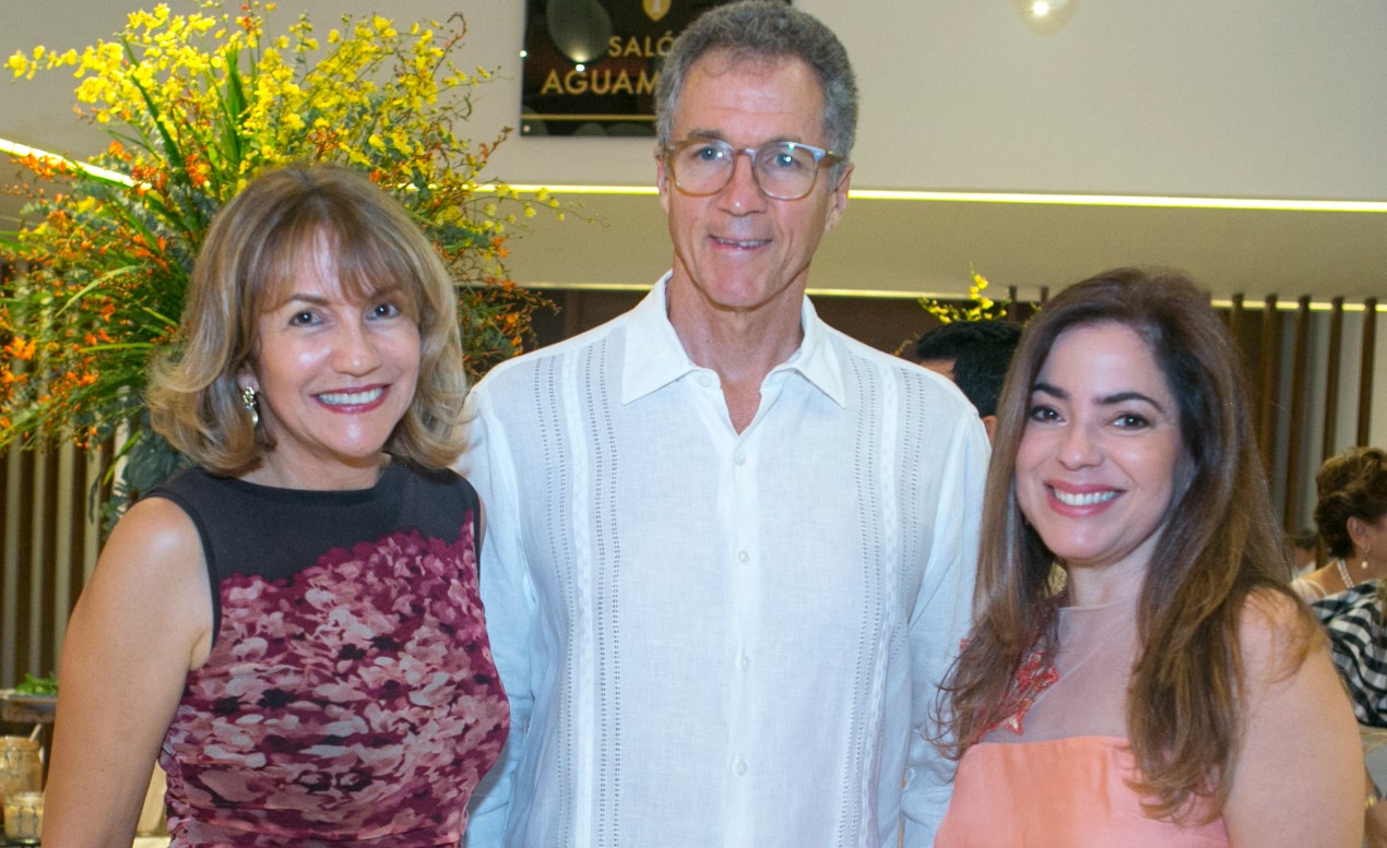 Marilía Sojo de Puente, Danilo Puente y Diana Martínez.