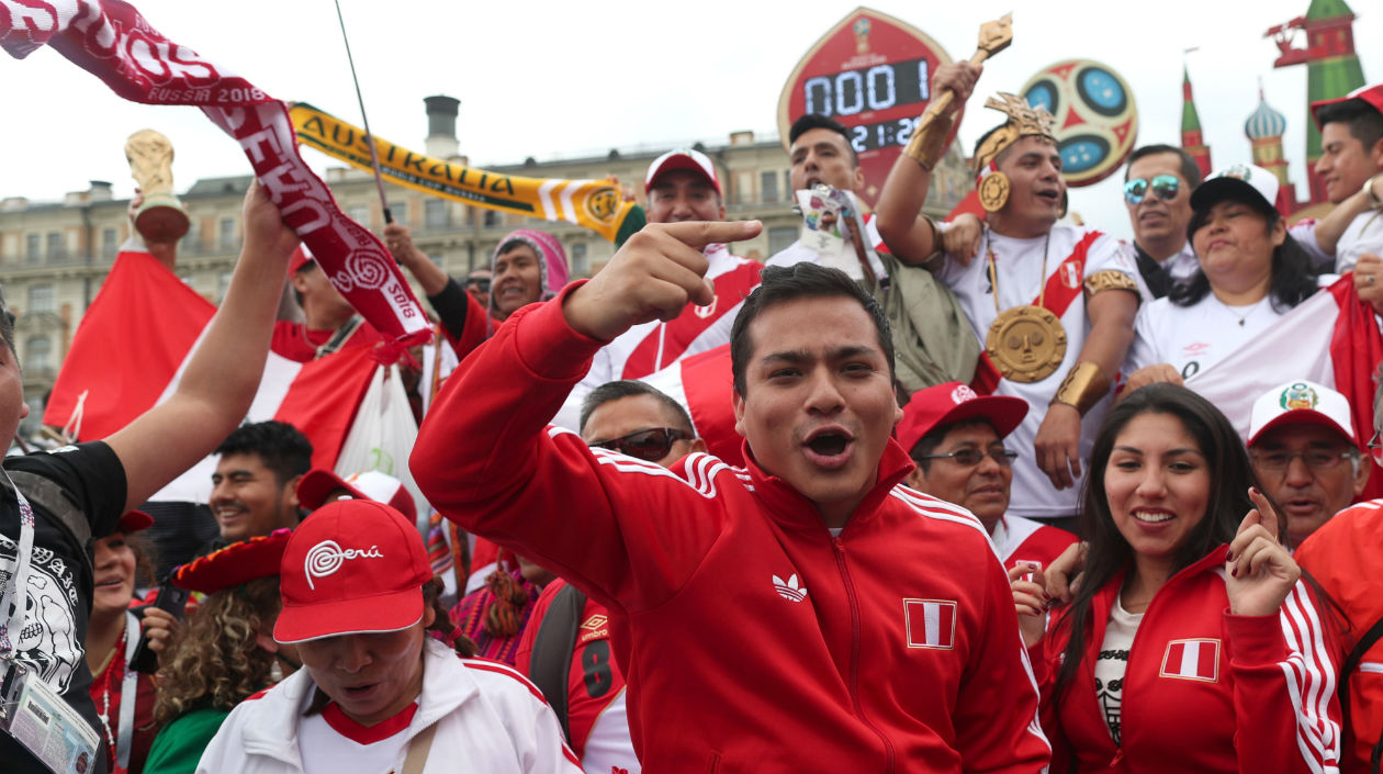Los peruanos también llegaron, tras una prolongada ausencia.
