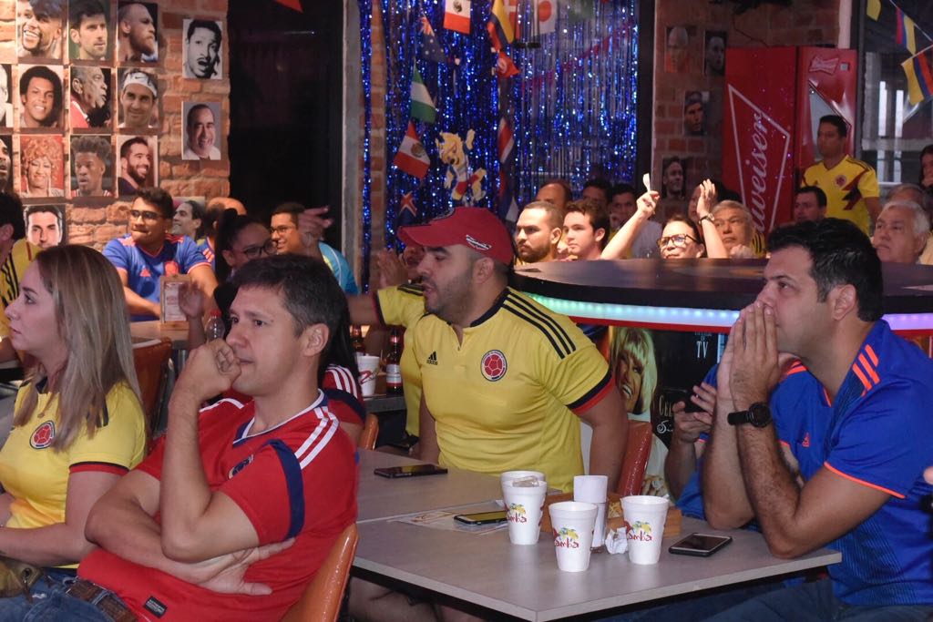 Menos alegres y preocupados.