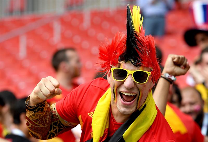 HIncha de la Selección Bélgica en el partido ante los tunecinos.