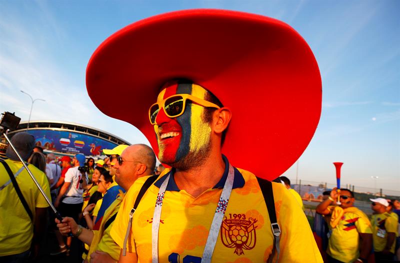 Una multitud vestida de amarillo dio color al Kazán Arena.