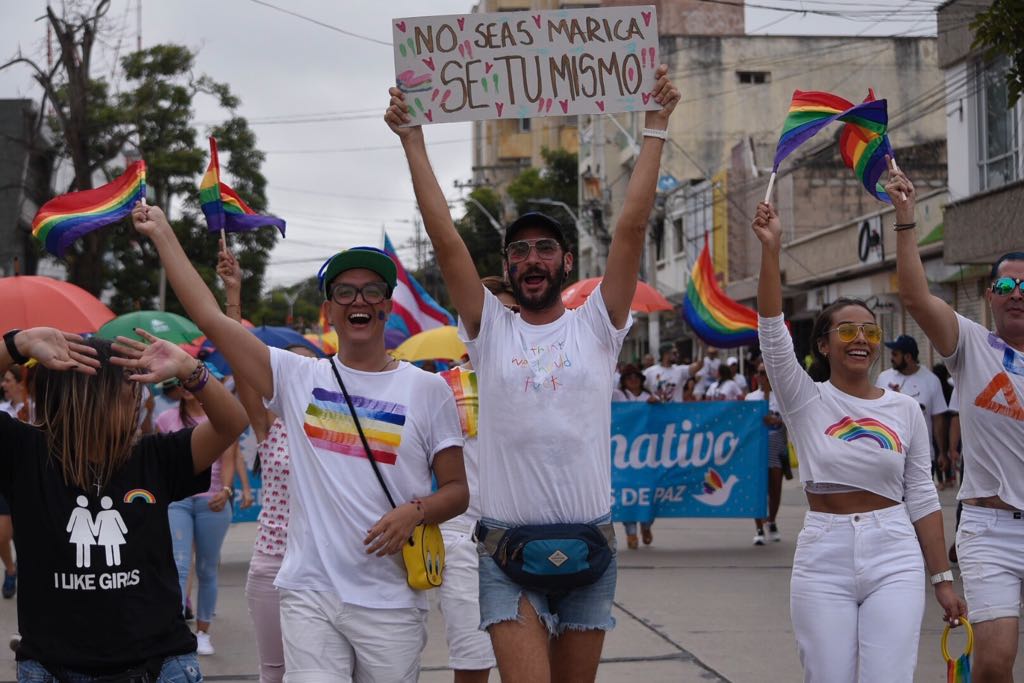 Con mensajes alusivos desfilaron por las calles.