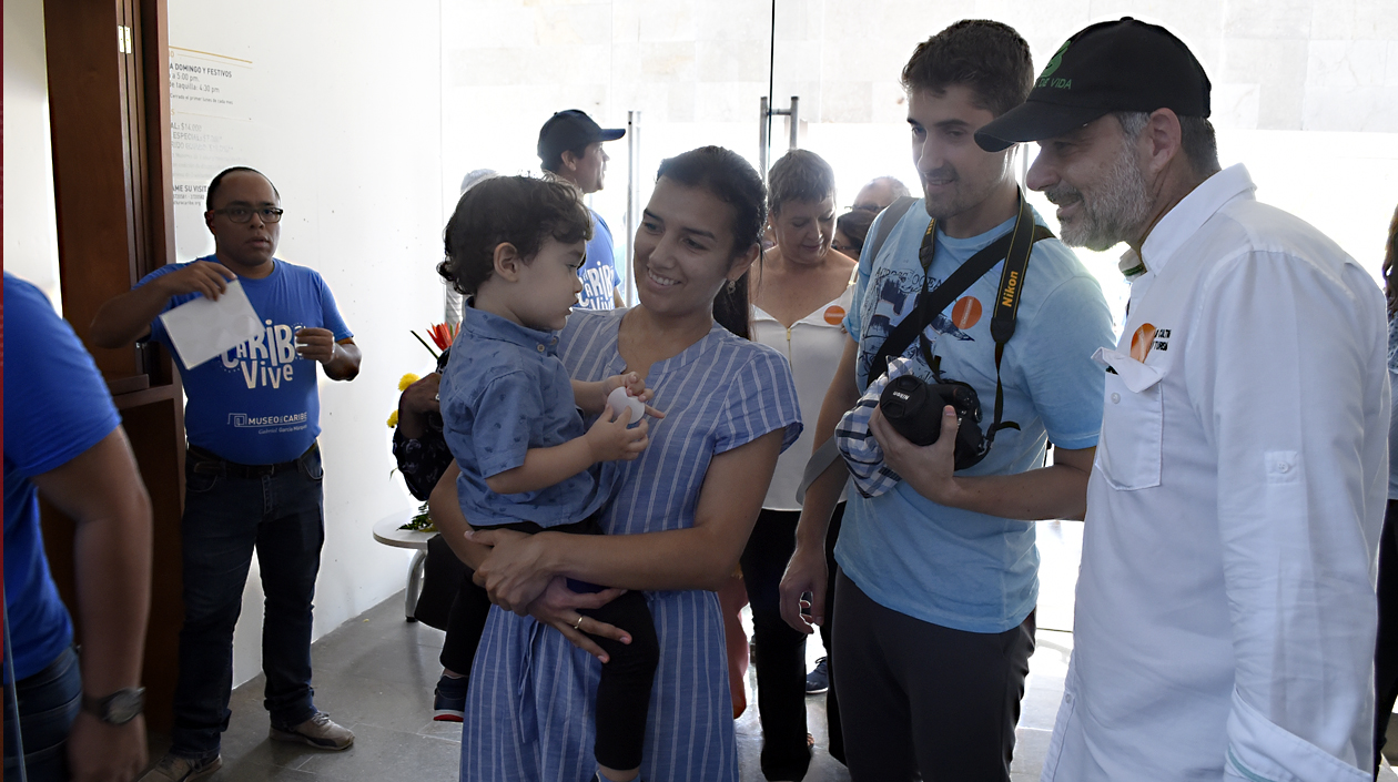 El Secretario de Cultura, Juan José Jaramillo recibió a todos los visitantes personalmente.