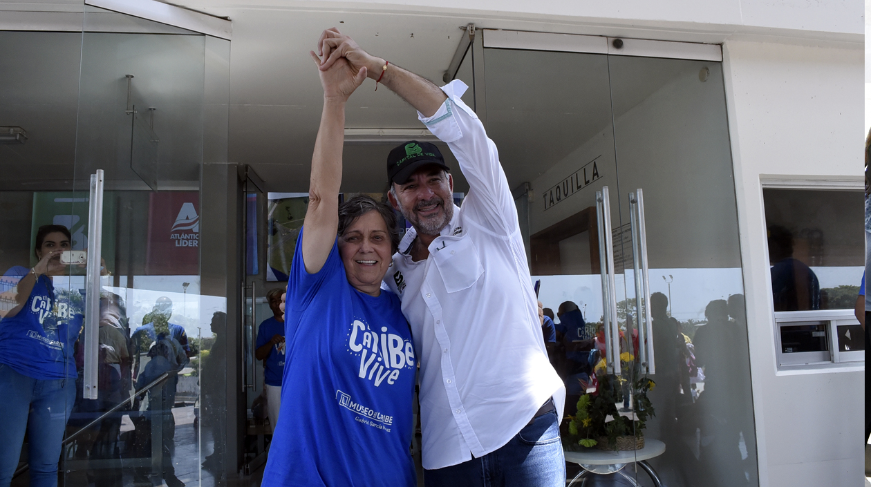 La directora del Museo del Caribe, Carmen Arévalo y el Secretario de Cultura, Juan José Jaramillo celebraron en el reapertura.