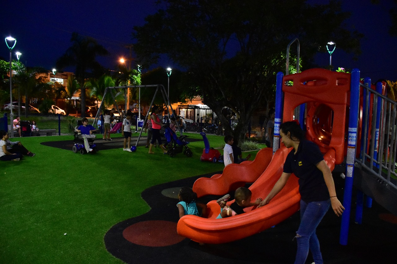 Los parques son para la recreación de todos en toda la ciudad.