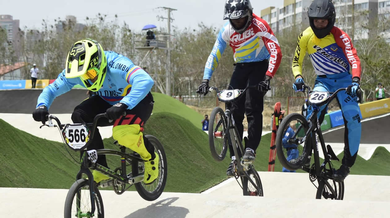 Carlos Oquendo durante la final del BMX masculino. 