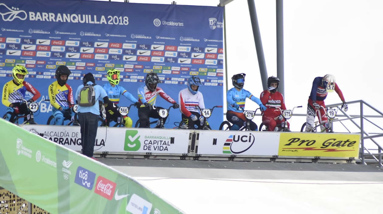 Una de las carreras del BMX femenino.