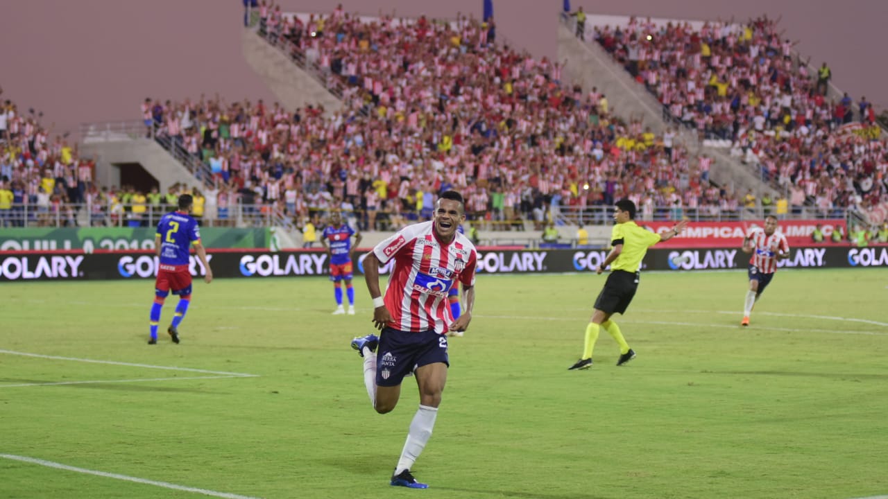 Luis Díaz celebra el segundo gol juniorista.